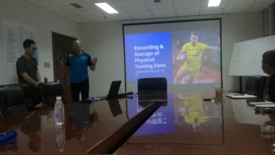 澳洲足球教练：战略缺失与文化依赖的困境