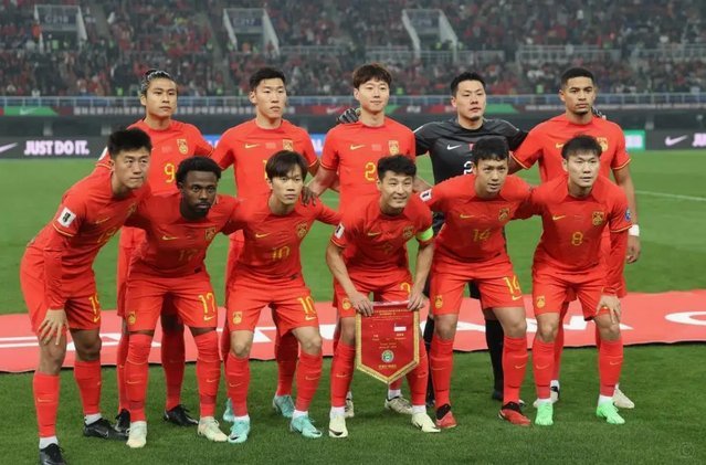 国足明日启程新加坡，生死战考验世界杯征程！