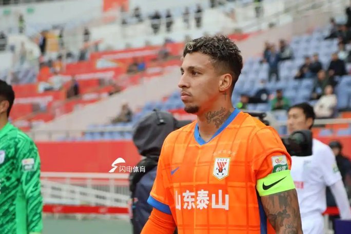 克雷桑任意球制导马德鲁加大破门泰山1-0胜铜梁龙