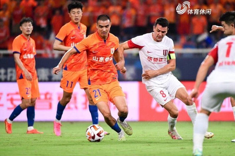 半场：蓉城1-0泰山，茹萨头球破门，克雷桑伤退