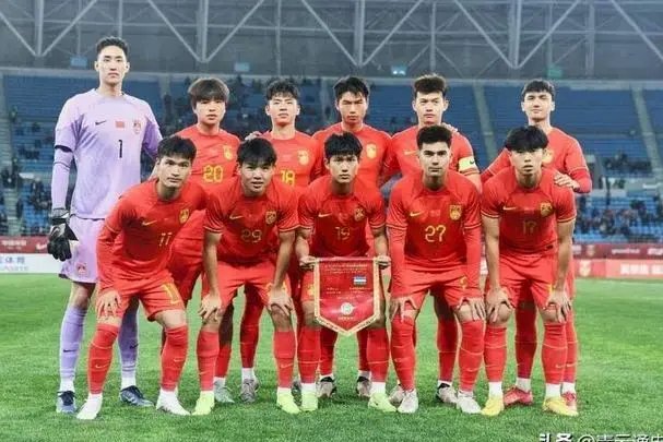 张家鸣门前捅射，造成对手自摆乌龙，中国1-0沙特
