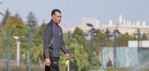 陕西联主帅亨克-弗拉泽主动辞职