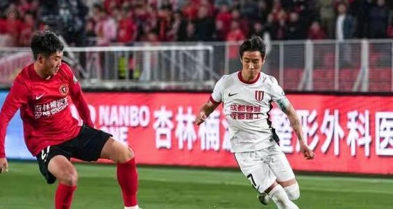 半场：上海泽天0-1成都蓉城，韦世豪世界波