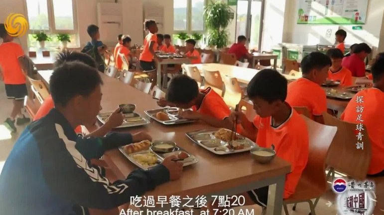 董路跟孙继海啥矛盾，西班牙跟比利时解说，能听出来孙继海水平不错，董路嘛，给他提鞋不配的水平