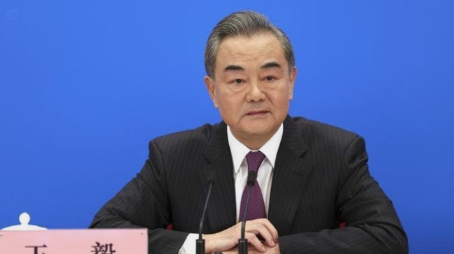 董路：杨毅，你听我上课，得重新给我定位，咱俩不是同行！