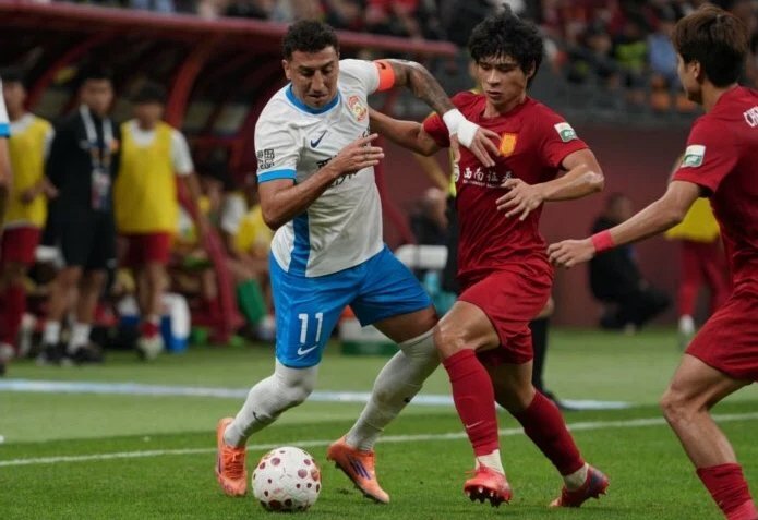 杜月徵破门丁海峰红牌铜梁龙1-0领先西海岸