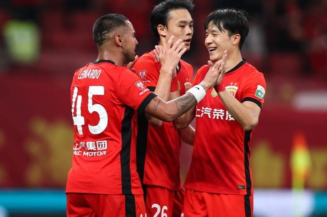 中超-莱昂纳多破门李新翔建功 海港2-0送申花两连败