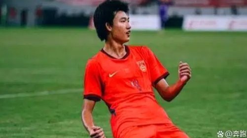 时隔6年！国足再度招入来自中甲联赛的球员